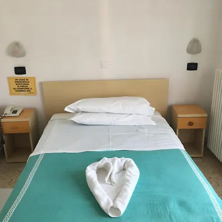 Hotel Dea Della Salute 3*