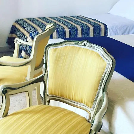Hotel Dea Della Salute 3*