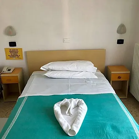 Hotel Dea Della Salute 3*