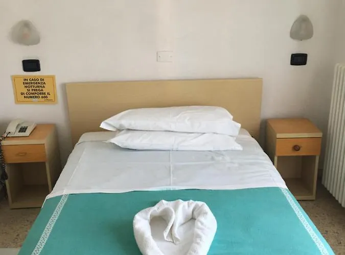 Hotel Dea Della Salute 3*